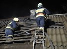 Во время ликвидации пожара на пепелище спасатели нашли тела трех мужчин