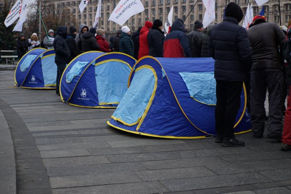 Палатки на Майдане Независимости.