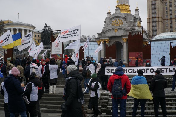 Протестующие на Майдане Независимости уже более 3 суток.