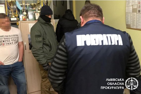У Львівській області поліцейські припинили роботу потужного конвертценту