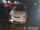 Пьяный 26-летний водитель Opel Zafira протаранил Volkswagen Caddy и сбил 3-х пешеходов на обочине. Один погиб, еще двое травмированы