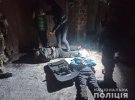 На Чернігівщині    затримали трьох   причетних до вбивства 33-річного мешканця Ніжинського району.  Його труп знайшли в авто на трасі між селами