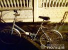 Вместо элитного автомобиля под сельсоветом он оставил свой складной велосипед "Аист"
