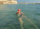 На божественный пляж Кипра она приплыла собственной яхтой