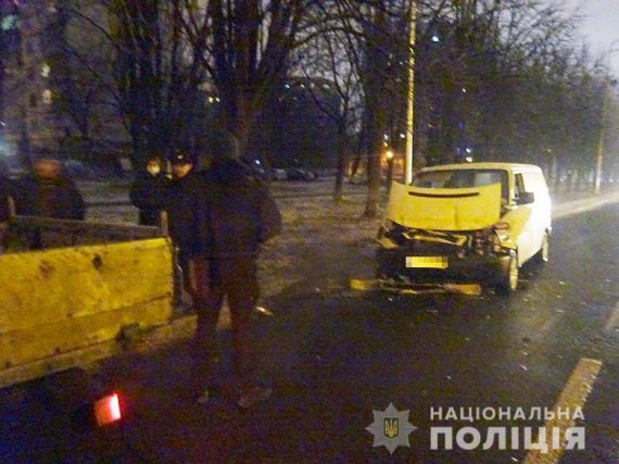 В Киеве охранник похитил с предприятия на котором работал автомобиль и попал на нем в ДТП