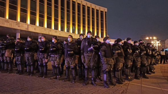 В Киеве концерт "95 Квартала" охранял граница силовиков