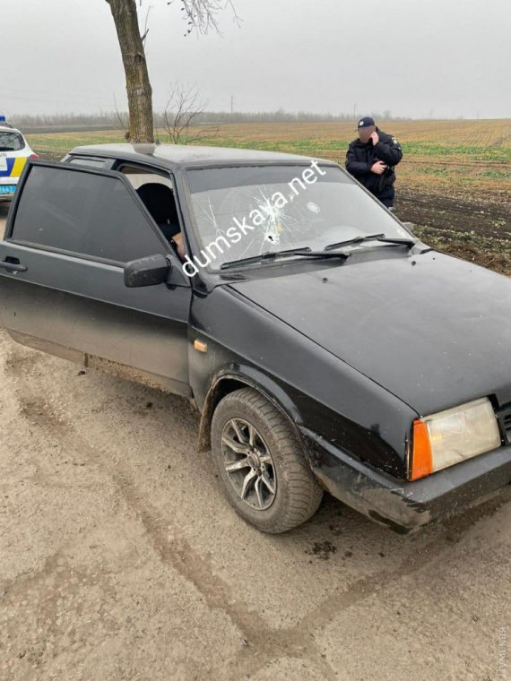 В Одесской области расстреляли автомобиль ВАЗ-2108. Погиб пассажир. Подозреваемый - 34-летний Олег Маланюк