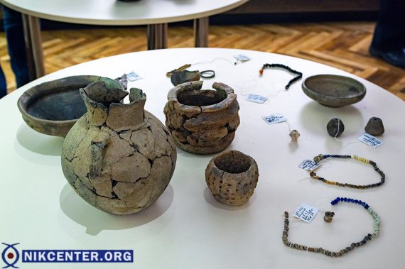 Давні знахідки передали в музей