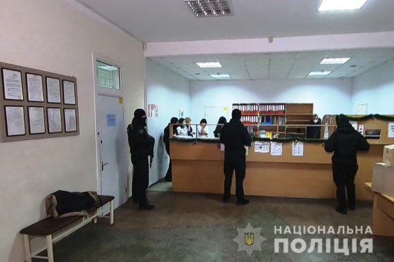 В Одессе полицейские разоблачили работников медицинского центра, которые выписывали рецепты на покупку наркотиков