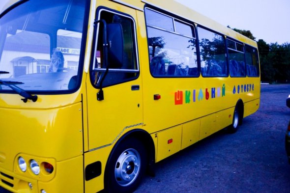 Учеников будут возить на уроки специальным автобусом