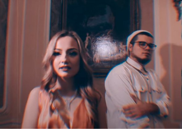 У переспіві колядки "Свята ніч" Олександр Фразе-Фразенко засемплував запис своєї пра-пра-бабусі Антоніни Фразенко