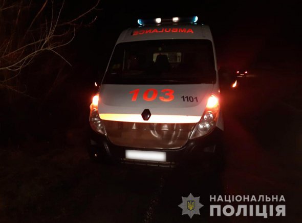 Потім лежачого вже чоловіка  переїхала «швидка»