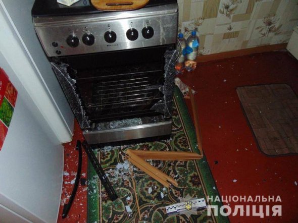 У такий спосіб чоловік помстився товаришу за розбите скло духової печі