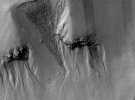 Зонд NASA Mars Reconnaissance Orbiter надіслав на Землю чергову серію знімків поверхні Марса. Фото: uahirise.org