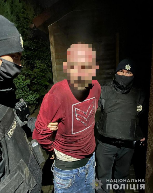 На Закарпатье задержали 30-летнего жителя пгт. Буштино. Он до смерти избил детей 35-летней сожительницы. А женщину искалечил