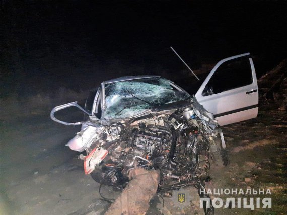 На Рівненщині зіткнулися маршрутка  та  Volkswagen Golf. Водій останнього – загинув. Двоє  пасажирів маршрутки скалічилися