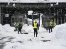 В Японии из-за снегопада образовались огромные пробки. Фото: Kyodo News