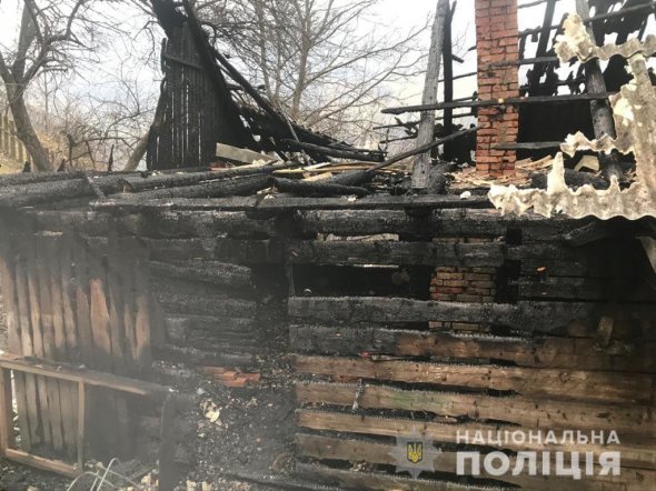 До підпалу причетна 21-річна колишня співмешканка чоловіка. Їй загрожує до 10 років в'язниці