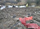В Винницкой области ВАЗ 2105 врезался в бетонную конструкцию моста и влетел в реку. Травмировались 5 человек.