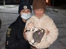 Полицейские разыскали 6-летнюю Алину из Нежина, которая вместе с родной тетей и ее сожителем поехала в Киев и исчезла