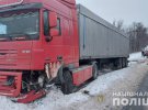 На Харьковщине легковушка Daewoo Lanos влетел под фуру. Водитель и одна из пассажирок погибли. Еще одна - в больнице