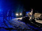 В Житомирской области 22-летний мужчина разоблачили 3 незнакомцев, избили и ограбили. Злоумышленников задержали