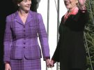 Хілларі Клінтон запросила Лору Буш до Білого дому.