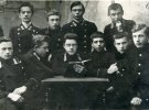 Григорий Веревка (1-й справа во 2-м ряду) на лекции по греческому языку в Черниговской духовной семинарии. 29 января 1913