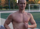 Андрій Козак вже другу зиму обходиться без верхнього одягу.