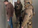 Мужчина добровольно вступил в ряды одного из НЗФ на оккупированной РФ территории Луганщины