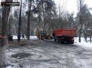 Прекратили незаконную застройку в киевском парке Партизанской славы. Фото: facebook.com/MunicipalnaVarta