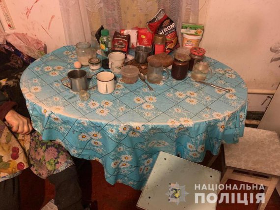 На Київщині у власному домі закатували 83-річну жінку.  Убивцею виявилася 81-річна переселенка з Луганщини, якій потерпіла пригадала крадіжку