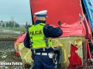 В Польше 52-летний водитель из Украины влетел грузовиком под скоростной поезд. Погиб на месте
