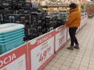 Українці розповіли, чому каструлі на вагу дешевші та чому тут не вигідно купувати постільні набори