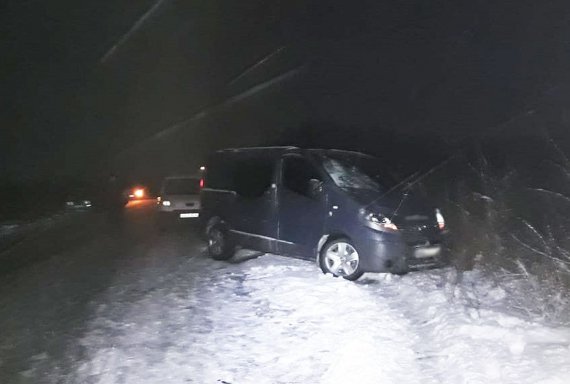 На Черниговщине водитель Opel Vivaro сбил велосипедисток и скрылся с места аварии. 31-летняя беременная погибл