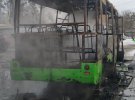 В Харькове на остановке загорелся маршрутный автобус. Пассажиров в салоне не было