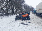 На трассе Киев-Чоп столкнулись легковушка Toyotа и грузовик DAF. Погибла 42-летняя водитель легковушки. Ее сын в больнице
