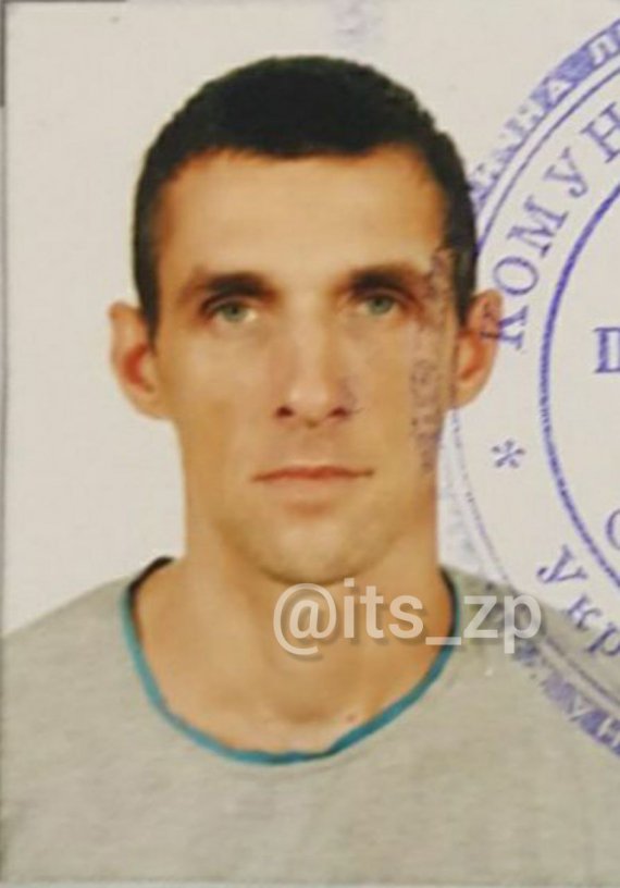 У Запоріжжі водій маршрутки з пасажирами  34-річний  Микола Пономар врізався в стовп. А потім утік з місця ДТП