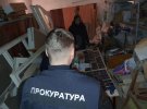 В Харькове бывший налоговик с гражданской женой отобрали дом у мужчины