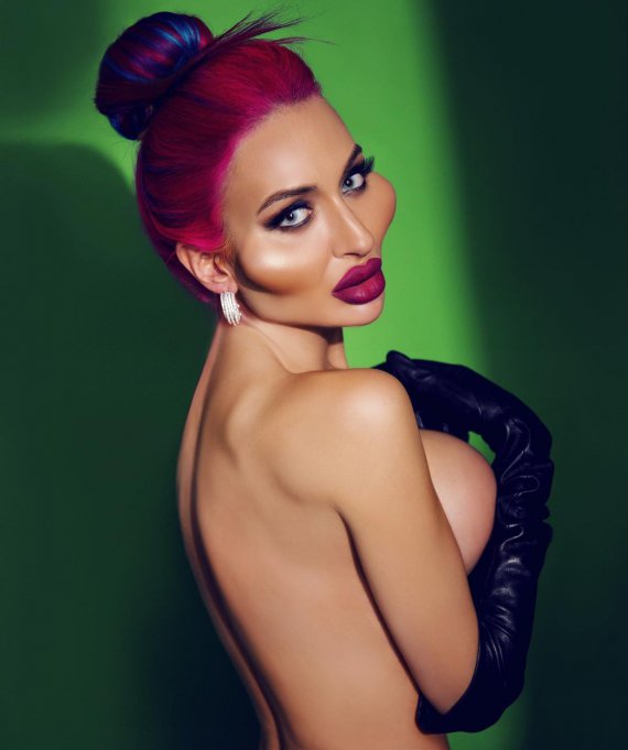 Анастасія Покрещук має найбільші у світі штучні вилиці