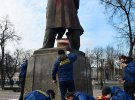 Вночі, 5 лютого пам'ятник Степанові Бандері невідомі облили червоною фарбою