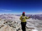Путешественница Кристина Мохнацкая поднялась на вершину самого высокого в мире вулкана