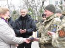 В районе проведения операции Объединенных сил наградили волонтеров и общественных деятелей, которые помогают нашему войску