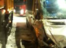 На трассе Киев-Чоп столкнулись маршрутка и снегоочистительная машина. Есть травмированные