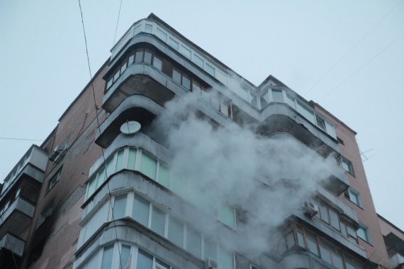 В 14-этажном доме в Харькове вспыхнул пожар. Есть погибший