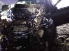  Троє людей, котрі були в бусі, поранені і були доставлені до лікарні
