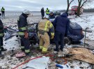 На Кіровоградщин  зіткнулися BMW і  ЗАЗ Славута.  Водій останнього 29-річний  Артем Язловецький  загинув на місці. Його дружина 26-річна  Анастасія  і двоє 3-річних синів  – у лікарні