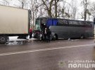 В Винницкой области столкнулись пассажирский автобус международного сообщения, 4 грузовых автомобиля и 2 легковушки