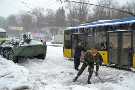 Украина засыпало снегом. Больше всего досталось Киеву