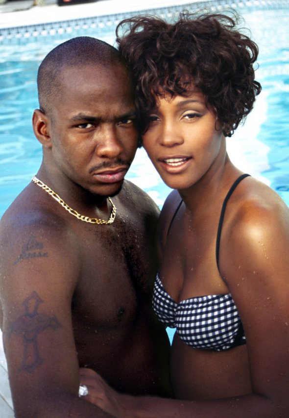 Вітні Г'юстон одружилась з музикантом Боббі Брауном 1992 року.